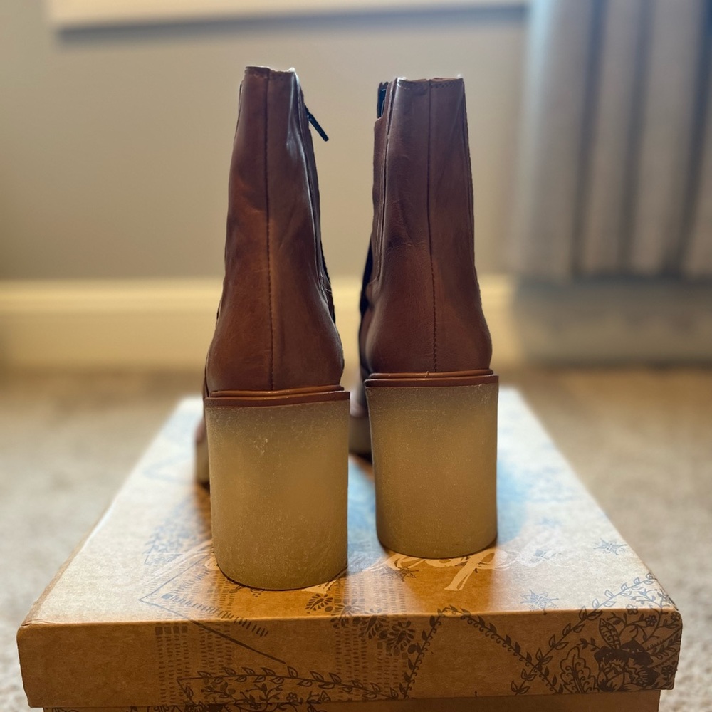 Free People Tan Leather James Chelsea Boot NIB - Picture 9 of 16